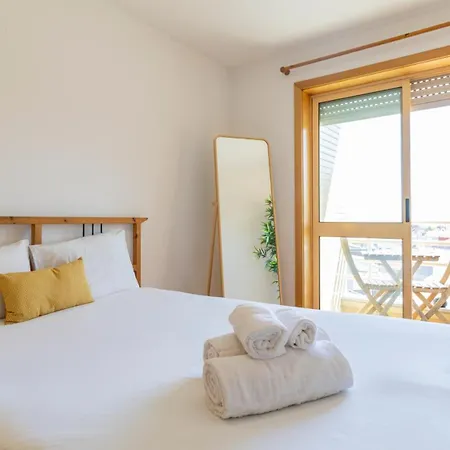 Cozy Downtown By Unique Hosts Apartment