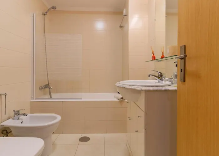 Cozy Downtown By Unique Hosts Apartment