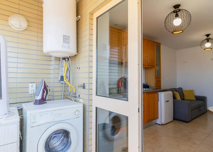 Cozy Downtown By Unique Hosts