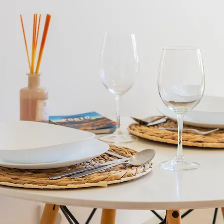 Cozy Downtown By Unique Hosts 아파트 *