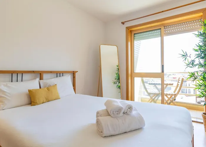 Cozy Downtown By Unique Hosts 아파트