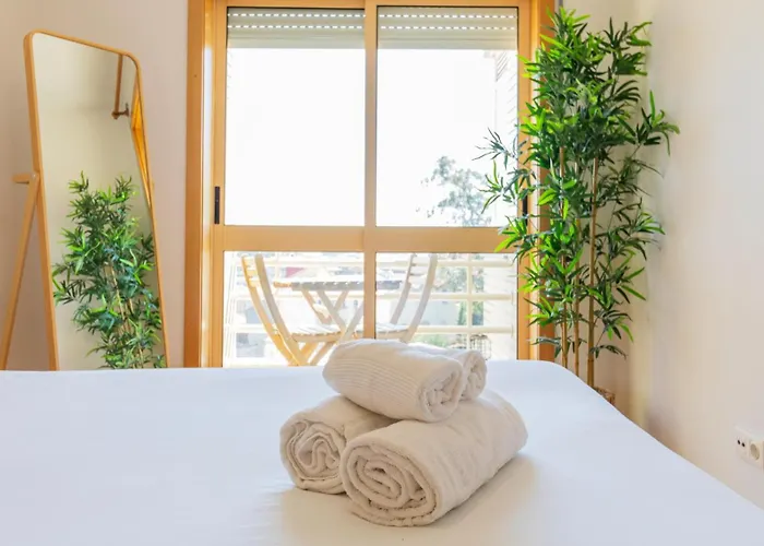 Cozy Downtown By Unique Hosts 아파트 *